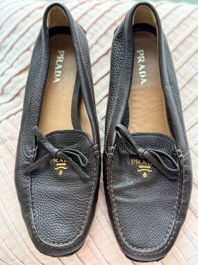 Prada Brown Pebbled Leather Driving Loafers Bow Logo Flats Size 40 / US 10
